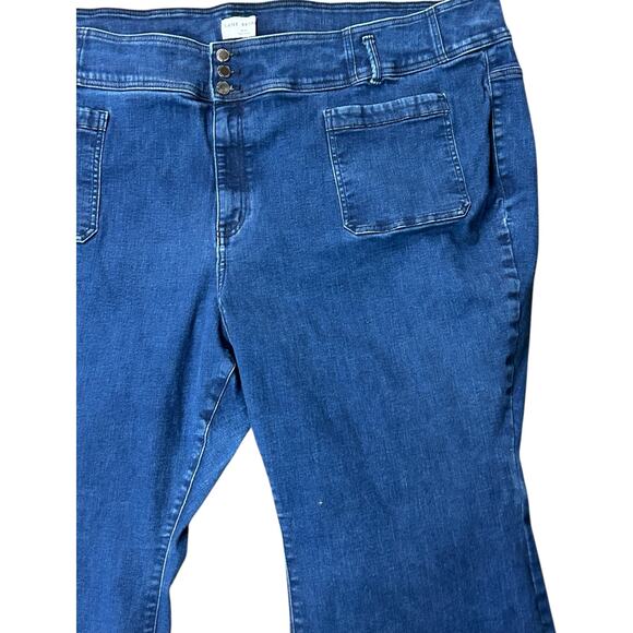 Lane Bryant Flare‎ Jeans 38/40 Flex Magic Waist Dark Wash Ultra High Rise Plus - Picture 2 of 7